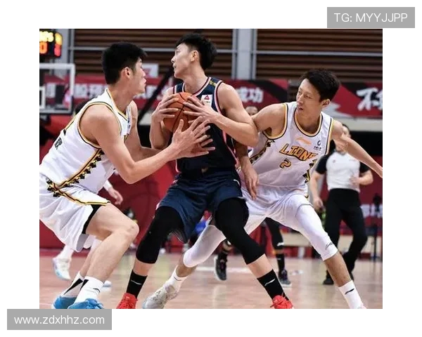 广东宏远迎强敌鏖战全场展现团队实力激烈对决争锋瞬间