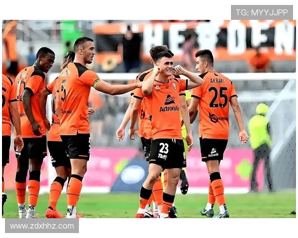 布里斯班狮吼与凤凰的激烈对决展现足球魅力与团队精神